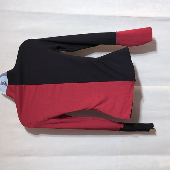 Red and Black Split Design Mock Neck Long Sleeve Ribbed Top Size Small - Picture 2 of 3